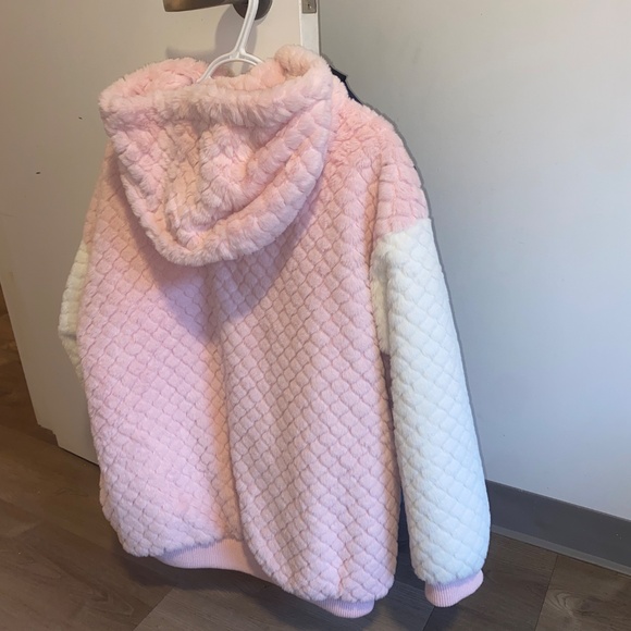 Furry coat - Picture 5 of 5